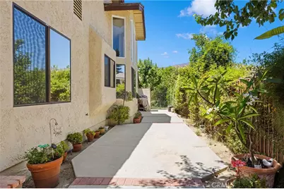 11934 Rexbon, Granada Hills, CA 91344 - Photo 41