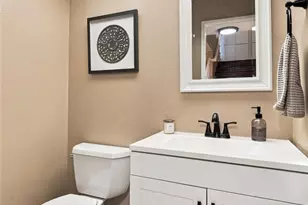 18360 Collins St, Tarzana, CA 91356 - Photo 19