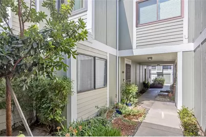 27068 Hidaway #7, Canyon Country, CA 91351 - Photo 3