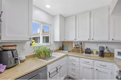 27068 Hidaway #7, Canyon Country, CA 91351 - Photo 9
