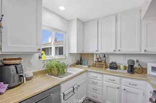 27068 Hidaway, Canyon Country, CA 91351 - Photo 9