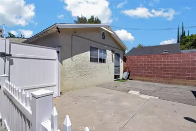18809 Vanowen, Reseda, CA 91335 - Photo 9