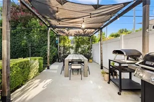 7247 Genesta, Lake Balboa, CA 91406 - Photo 27