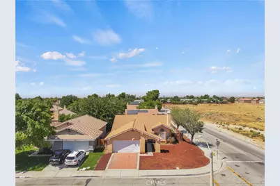 1645 E Kettering, Lancaster, CA 93535 - Photo 57