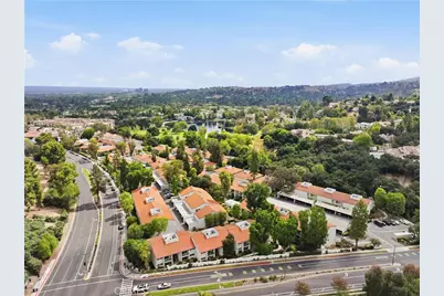 23679 Park Capri #14, Calabasas, CA 91302 - Photo 25