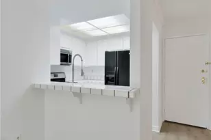 7800 Topanga Canyon Blvd, Canoga Park, CA 91304 - Photo 9