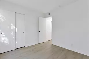 7800 Topanga Canyon Blvd, Canoga Park, CA 91304 - Photo 17