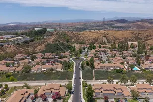 22914 Banyan Pl, Saugus, CA 91390 - Photo 5