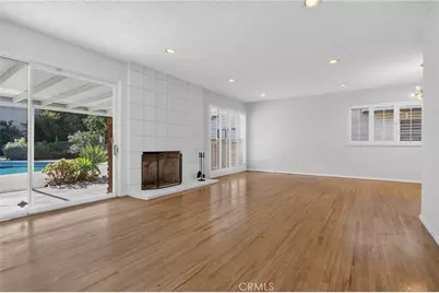 7928 Owensmouth, Canoga Park, CA 91304 - Photo 5