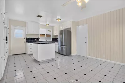 7928 Owensmouth, Canoga Park, CA 91304 - Photo 13