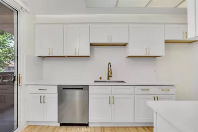 14530 Benefit Street #102, Sherman Oaks, CA 91403 - Photo 15