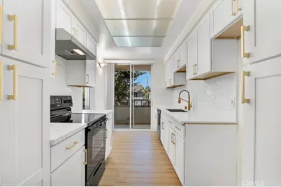 14530 Benefit Street #102, Sherman Oaks, CA 91403 - Photo 3