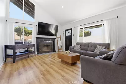 2019 Hietter, Simi Valley, CA 93063 - Photo 3