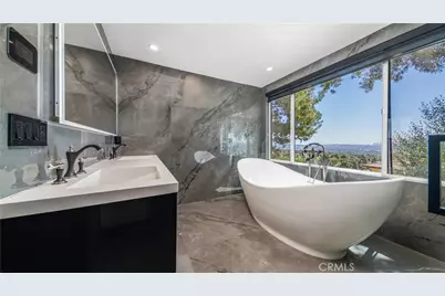 1001 Via Alta, Burbank, CA 91501 - Photo 11