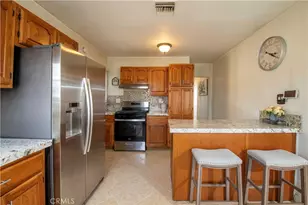 12560 Mineola, Los Angeles, CA 91331 - Photo 15