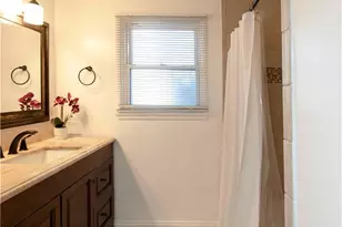 12560 Mineola, Los Angeles, CA 91331 - Photo 11