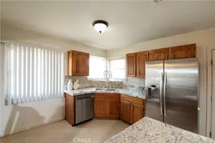 12560 Mineola, Los Angeles, CA 91331 - Photo 13