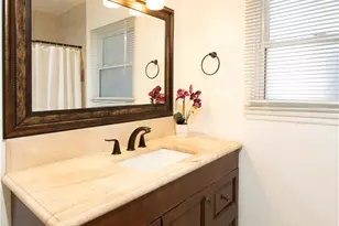 12560 Mineola, Los Angeles, CA 91331 - Photo 17