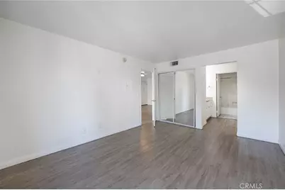 5500 Owensmouth #218, Woodland Hills, CA 91367 - Photo 11