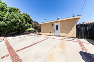 13200 13202 Wentworth St, Arleta, CA 91331 - Photo 3