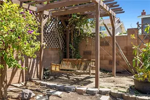 1394 Parkhurst, Simi Valley, CA 93065 - Photo 31