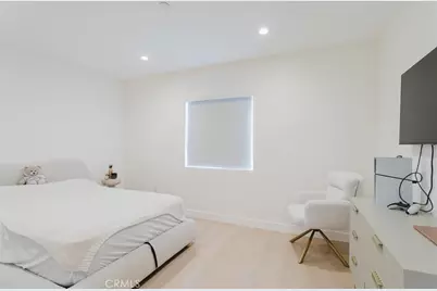 11026 Fleetwood Street, Los Angeles, CA 91352 - Photo 31