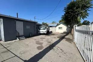 623 W 78th, Los Angeles, CA 90044 - Photo 13