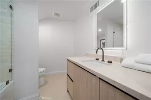 3636 Camino de la Cumbre, Sherman Oaks, CA 91423 - Photo 43