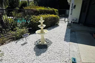 24014 Meredith Ct, Los Angeles, CA 91304 - Photo 3