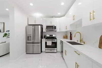 10012 Plainview Avenue, Tujunga, CA 91042 - Photo 9