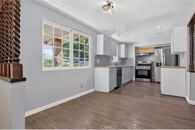 19448 Blythe, Reseda, CA 91335 - Photo 9