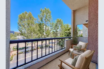 21500 Burbank #328, Woodland Hills, CA 91367 - Photo 11