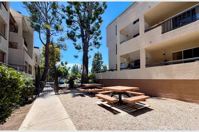 21500 Burbank #328, Woodland Hills, CA 91367 - Photo 19
