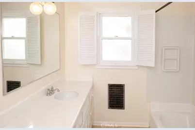 16636 Gilmore Street, Van Nuys, CA 91406 - Photo 7