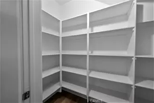 15607 W Lilli Way, Van Nuys, CA 91406 - Photo 7