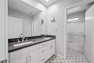 15607 W Lilli Way, Van Nuys, CA 91406 - Photo 17