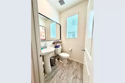 18449 W Mural, Northridge, CA 91325 - Photo 13