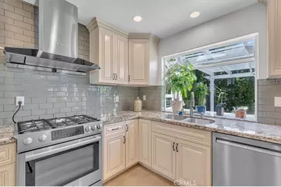 537 Savona, Oak Park, CA 91377 - Photo 3