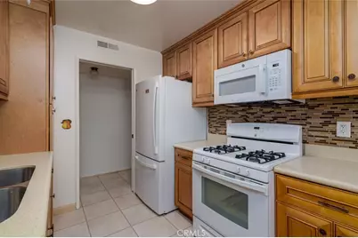 11813 Runnymede Street #28, North Hollywood, CA 91605 - Photo 11