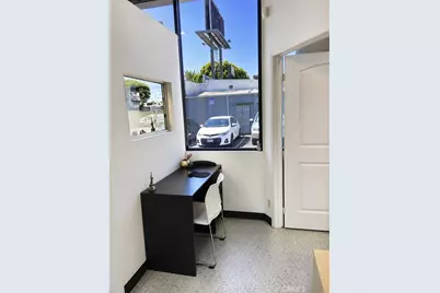 17631 Chatsworth, Los Angeles, CA 91344 - Photo 3