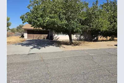 40104 174th, Lake Los Angeles, CA 93591 - Photo 1