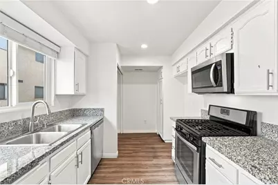 21900 Roscoe Boulevard #8, Canoga Park, CA 91304 - Photo 9