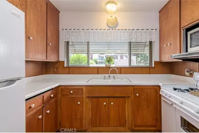 1901 Peyton Avenue #W, Burbank, CA 91504 - Photo 5