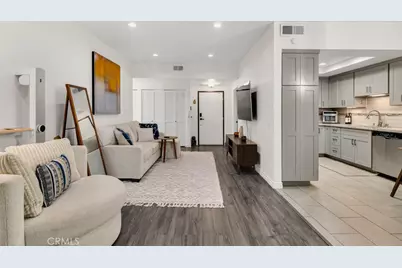 17914 Magnolia Boulevard #121, Encino, CA 91316 - Photo 3