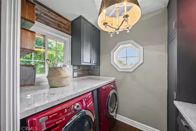 3862 Sherwood Pl, Los Angeles, CA 91423 - Photo 11