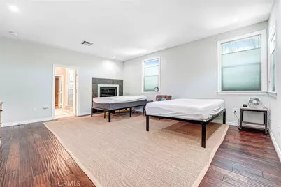 22450 Collins, Woodland Hills, CA 91367 - Photo 45