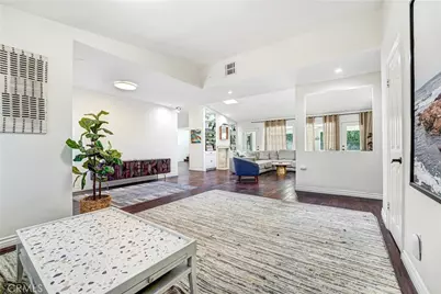 22450 Collins, Woodland Hills, CA 91367 - Photo 9