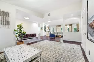 22450 Collins, Woodland Hills, CA 91367 - Photo 9