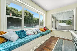 22450 Collins, Woodland Hills, CA 91367 - Photo 23