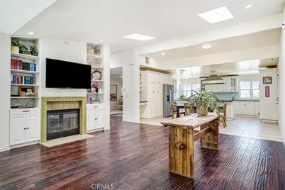 22450 Collins, Woodland Hills, CA 91367 - Photo 23